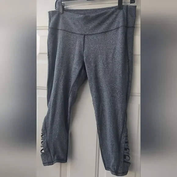 Athleta Women's Space Dye Chaturanga Capri Legging Criss Cross Gray Size L - Picture 2 of 9